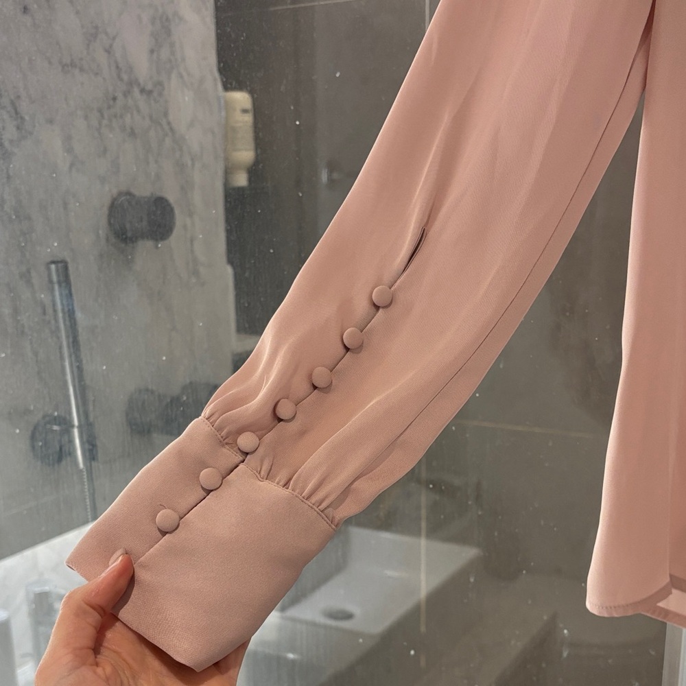 Express Blush Button-Cuff Blouse - Picture 4 of 5